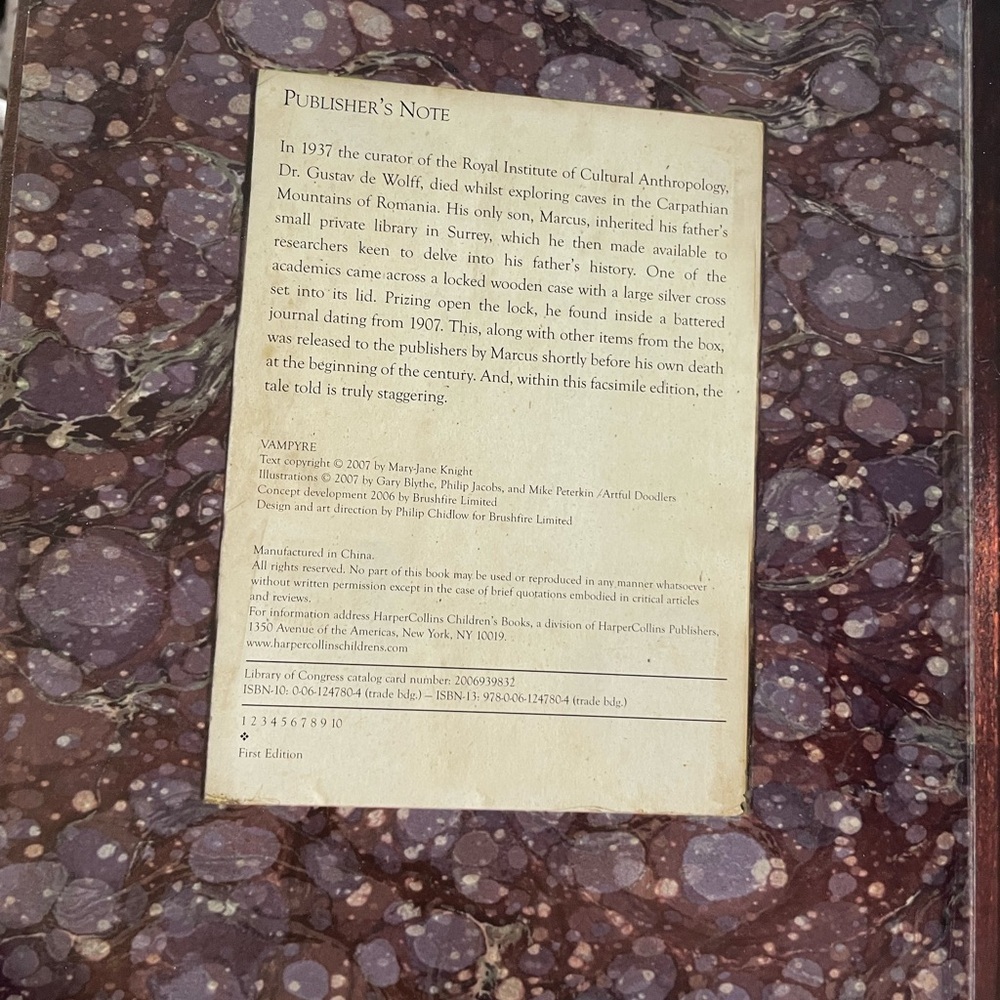 Vampyre: The Terrifying Lost Journal of Dr. Cornelius Van Helsing - Picture 3 of 10